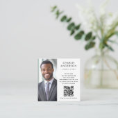 Moderne minimale elegante witte foto QR code Vierkante Visitekaartje (Staand voorkant)