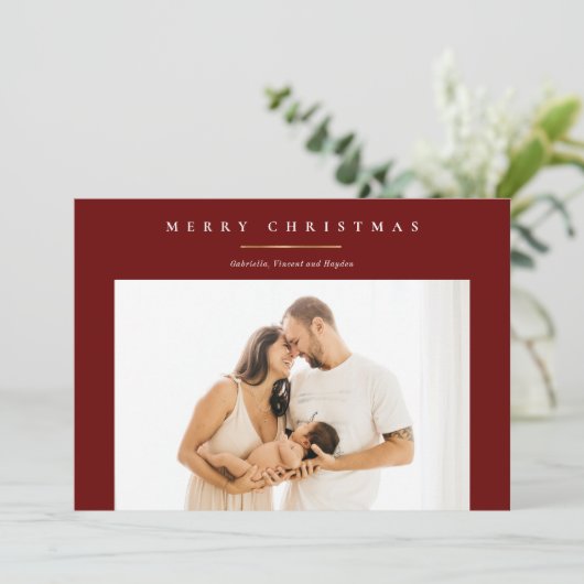 Moderne minimale gouden rode vrolijke kerstfotokaa feestdagenkaart (Staand voorkant)