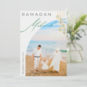 Moderne minimale Islamitische Ramadan Mubarak Foto Feestdagenkaart (Staand voorkant)