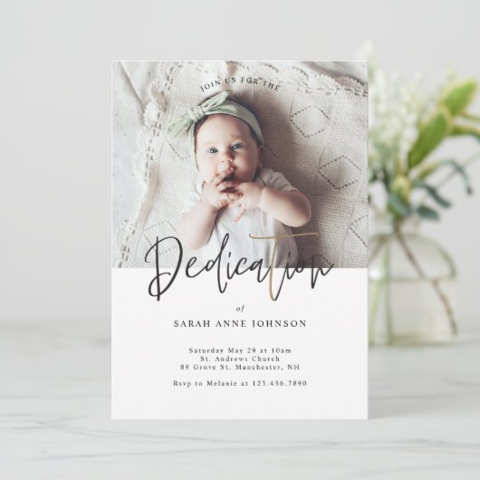 Moderne Minimale Kalligrafie Baby Fototoewijding Kaart (Staand voorkant)