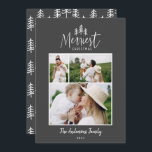 Moderne, minimale kerstfeestelijke multi-fotoholid feestdagenkaart<br><div class="desc">Moderne,  minimale kerstfeestelijke,  stijlvolle multi-fotovakantiekaart. Met moderne,  met de hand getekende tekst en bomen. De achtergrondkleur kan worden aangepast.</div>