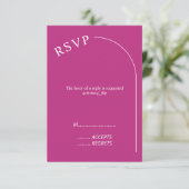 Moderne minimale magenta met wapenweddenschap RSVP kaartje (Staand voorkant)