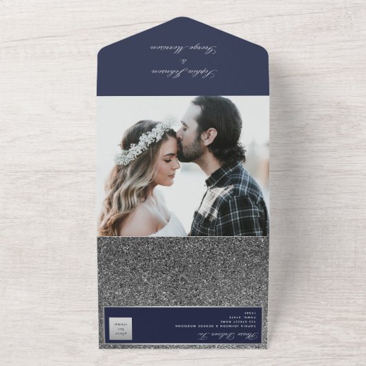 Moderne minimale marineblauwe zilverbruiloft all in one uitnodiging (Buitenkant)