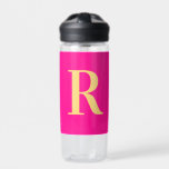 Moderne minimale monogram waterfles<br><div class="desc">Dit is een eenvoudig, modern, gepersonaliseerd monogram ontwerp. Dit stijlvolle ontwerp is in trending hot pink / fuchsia met stijlvolle typografie. Het is perfect voor een gepersonaliseerd cadeau of ideaal als een leuk cadeau voor jezelf. Voeg eenvoudig uw initiaal letter door het te typen in het personaliseren van dit tekstvak....</div>