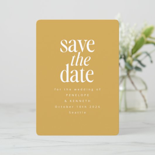 Moderne, minimale Mustard Yellow Simple Elegant Save The Date (Staand voorkant)