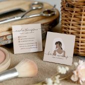 Moderne minimale pastel make-up en haar illustrati vierkante visitekaartje