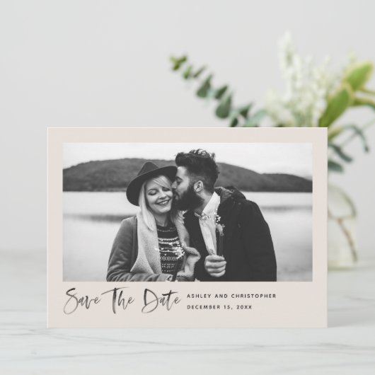 Moderne minimale penseelfoto BLUSH Save The Date (Staand voorkant)