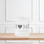 Moderne, minimale persoonlijke cadeautjes voor thu matglas koffiemok<br><div class="desc">Welkom bij ons Modern Minimal Home Family collectie op Zazzle - de ideale bestemming voor gepersonaliseerde geschenken die uw huis verheffen en familiebanden vieren. Onze zorgvuldig samengestelde selectie van producten combineert het hedendaagse design naadloos met de warmte van het gezin en creëert een unieke en stijlvolle touch voor uw woonruimtes....</div>