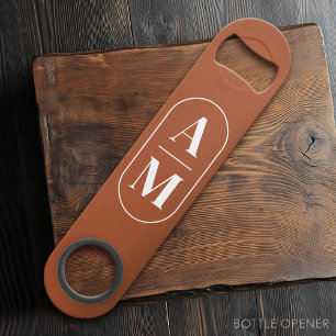 Moderne Minimale Pil Monogram - Terra Cotta Speed Flessenopener