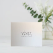 Moderne, minimale professionele lichtzuchtige zilv briefkaart (Staand voorkant)