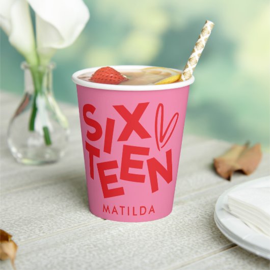 Moderne minimale rode roze typografie 16e verjaard papieren bekers (Insitu)