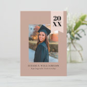 Moderne, minimale roze Afstuderen Aankondiging (Staand voorkant)