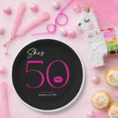 Moderne Minimale Roze Lippen Ze is 50 jarig Papieren Bordje (Feest)