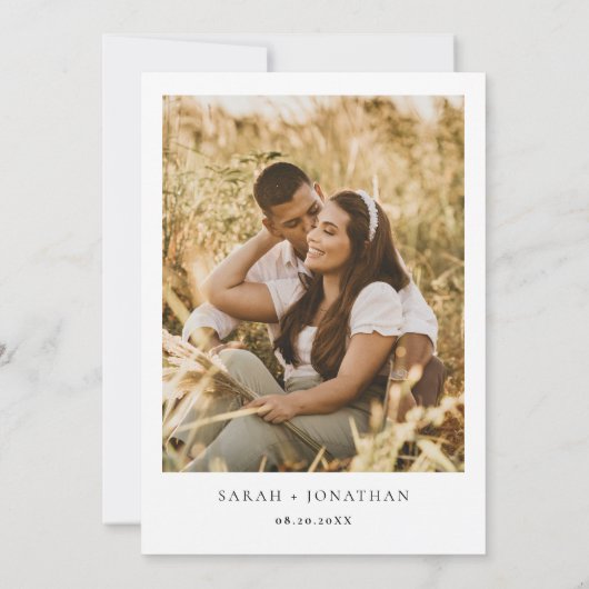 Moderne minimale script Save The Date foto Kaart (Achterkant)