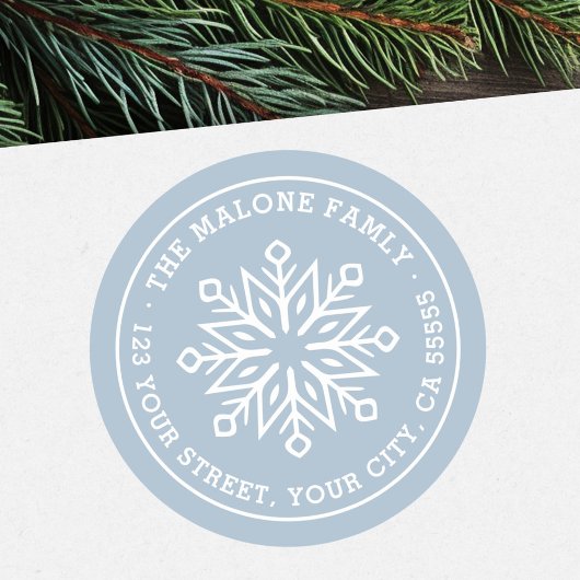 Moderne minimale sneeuwvlok stoffig blauw retourad ronde sticker