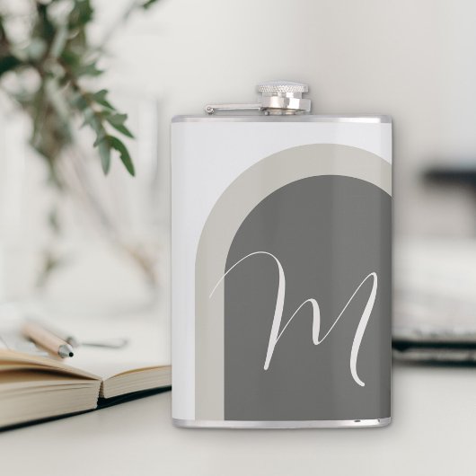 Moderne minimale stijlvolle boog met monogram heupfles