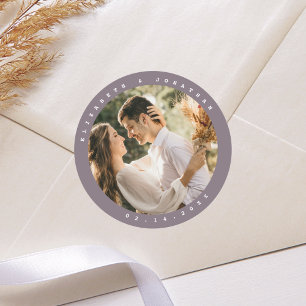Moderne, minimale Taupe Grey Neutral Weddenfoto Ronde Sticker