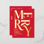 Moderne, minimale traditionele rode kerst folie feestdagen briefkaart<br><div class="desc">Moderne,  minimale traditionele retro  grafische typografie rode vrolijke kerstfeestkaart. Een deel van een stoutmoedig feestelijk collectie. Echte folie voegt een klastige ontwerper aanraking toe.</div>