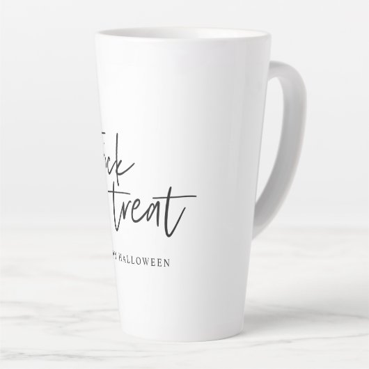 Moderne minimale troep en behandeling | Happy Hall Latte Mok (Rechterhoek)