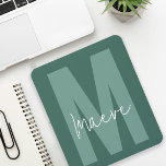 Moderne minimale typografie monogram salie groen muismat<br><div class="desc">Moderne minimale typografie monogram salie groen en wit elegant eenvoudig uniek gepersonaliseerd telefoonhoesontwerp.</div>