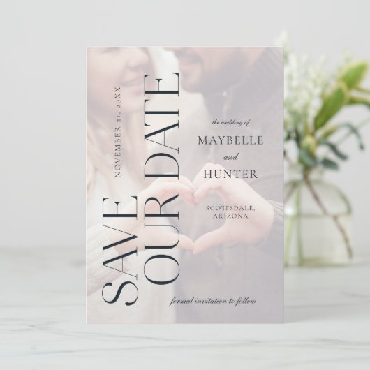 Moderne minimale Verloving foto bespaart onze datu Save The Date (Staand voorkant)