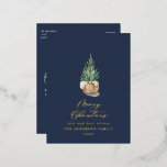 Moderne minimale waterverf blauwe kerstboom folie feestdagen briefkaart<br><div class="desc">Moderne kerstboomklep met een minimum aan bladeren en kerstmis. Met de hand geschilde eucalyptus,  een minimale bladermassa en een moderne rustige rivierkreet geven deze vakantiekaart een luxueus gevoel. In de klas,  blauw,  zwart,  groen,  browns en grijs.</div>