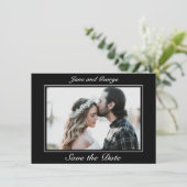 Moderne, minimale zwarte bruiloft foto save the date (Staand voorkant)