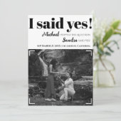 Moderne, minimale zwarte en witte foto met QR-code Save The Date (Staand voorkant)