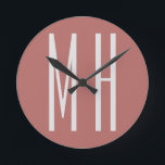 Moderne minimaliserende monogram Professional Plai Ronde Klok<br><div class="desc">Eenvoudige bewerkingsprogramma's. Verschillende Types en Grootten, de Keuzen van de Kleur en van de Doopvont.</div>