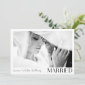 Moderne minimalist getrouwd 2 fotoscript bruiloft aankondiging (Staand voorkant)