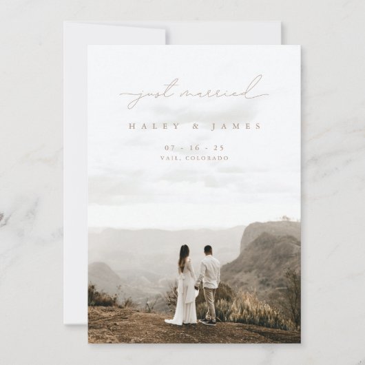 Moderne minimalist gewoon gehuwde foto's bruiloft  aankondiging (Voorkant)