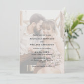 Moderne minimalistische 2-foto huwelijksuitnodigin kaart (Staand voorkant)