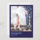 Moderne minimalistische 2 foto marine blauwe bruil bedankkaart (Voorkant)