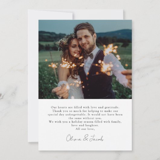 Moderne minimalistische 2 foto vrolijk en getrouwd feestdagenkaart (Achterkant)