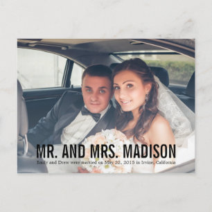 Moderne minimalistische aankondiging van het huwel