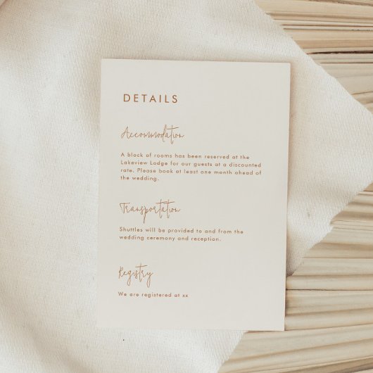 Moderne minimalistische aardse bruiloft details informatiekaartje