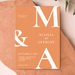 Moderne minimalistische abrikoos bruiloft kaart<br><div class="desc">Moderne minimalistische abrikoos bruiloft uitnodiging. Biedt een gedurfde monogram typografie en een minimaal grafisch ontwerp. Personaliseer tekst met alle details van uw speciale dag.</div>