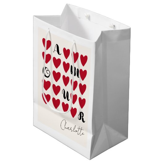 Moderne minimalistische Amour Heart Valentijnsdag Medium Cadeauzakje (Voorkant Gekanteld)