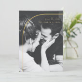 Moderne, minimalistische arch Black White Gold Wed Save The Date (Staand voorkant)