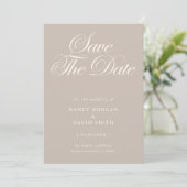 Moderne Minimalistische Beige Bruiloft Save The Date (Staand voorkant)