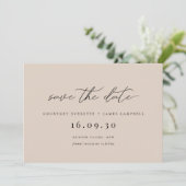 Moderne minimalistische beige save the date uitnod kaart (Staand voorkant)