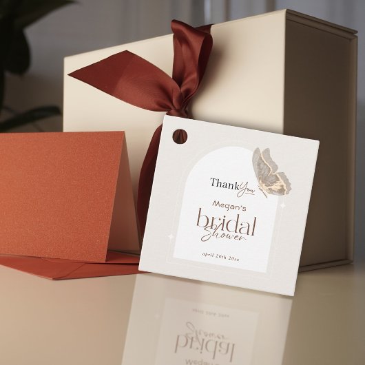 Moderne Minimalistische Beige Vlinder Bruidsdouche Bedankjes Labels