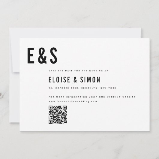Moderne minimalistische Big Bold Monogram Foto QR- Save The Date (Achterkant)