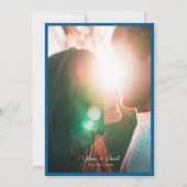 Moderne Minimalistische Blauwe Script Foto Bruilof Save The Date (Achterkant)
