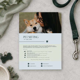 Moderne Minimalistische Blauwgrijze Hond Zit Flyer