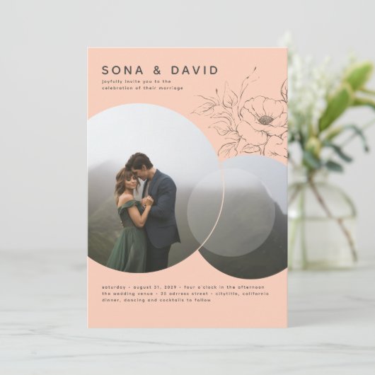 Moderne minimalistische bloemperzik kleur bruiloft kaart (Staand voorkant)