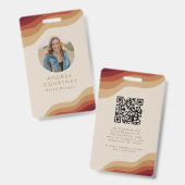 Moderne Minimalistische Boho Beige Foto QR Naam Badge (Voor- en achterkant)