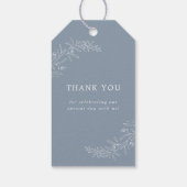 Moderne minimalistische boho stoffige blauwe bruil cadeaulabel (Achterkant)