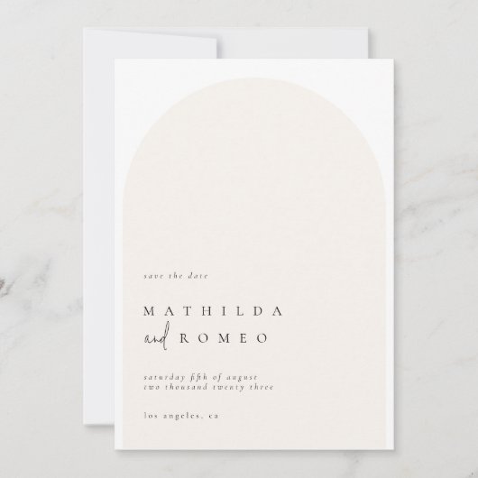 Moderne minimalistische boog beige bruiloft sparen kaart (Voorkant)