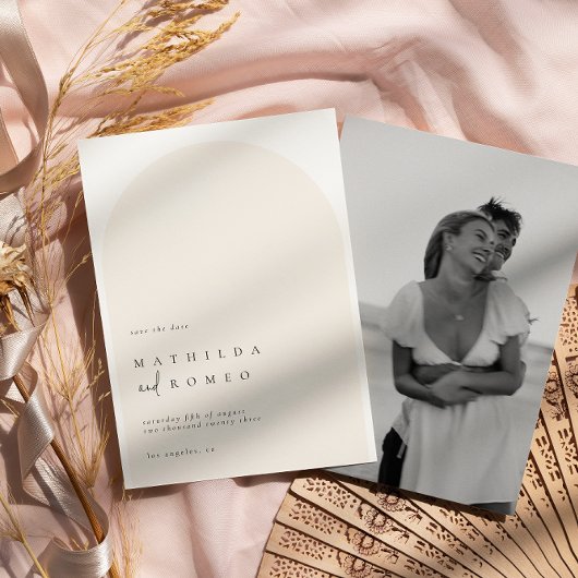 Moderne minimalistische boog beige bruiloft sparen kaart